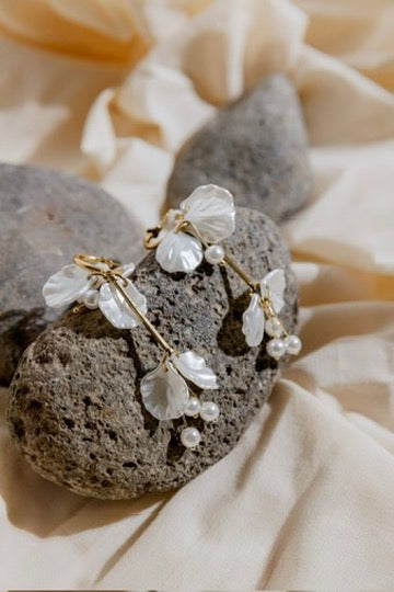 White Flowers Earrings